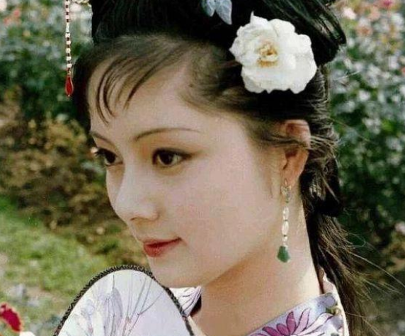 薛宝钗的&ldquo;豁达&rdquo;被众人称赞，真实的薛宝钗是个怎么样的人？