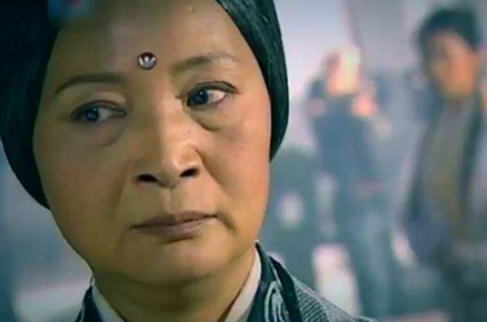 灭绝师太的武功水平在什么段位？为什么灭绝师太宁死也不接受张无忌的帮助？