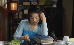 李清照与岳飞生在同一个时代,为什么她的词中只字未提岳飞?
